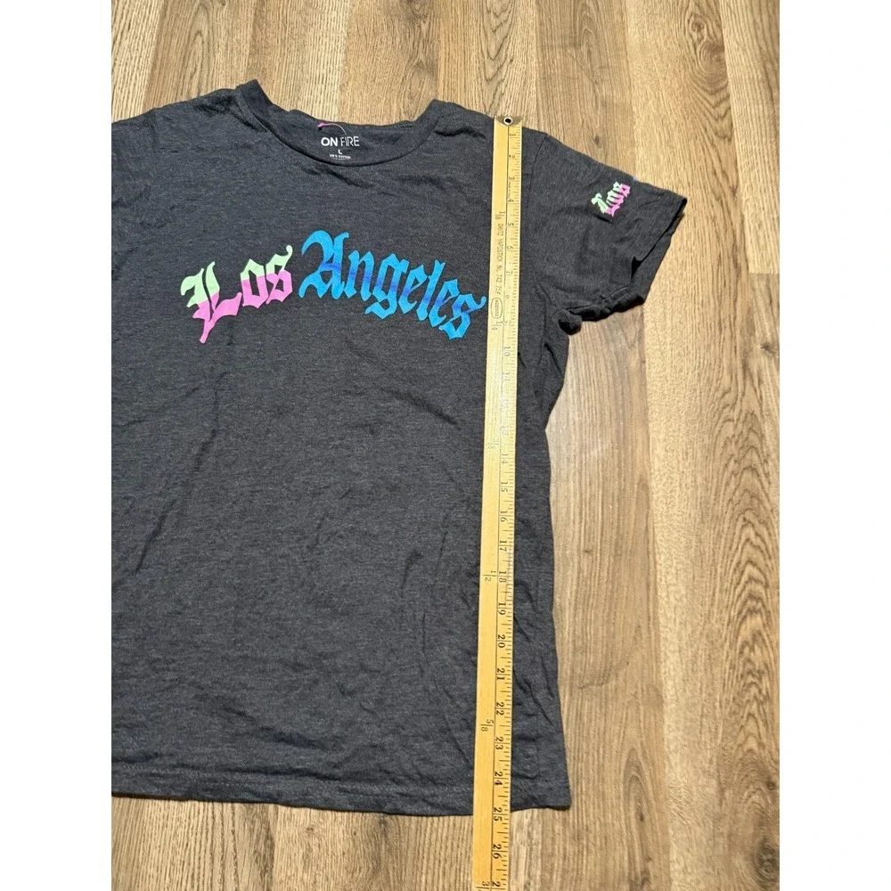 On Fire Shirt Women's Size Large, Gray, Los Angeles Graphic Print - Picture 8 of 9